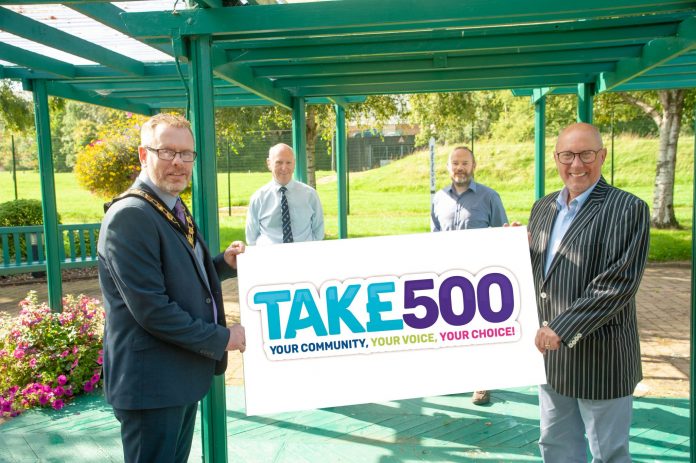 Tak£500 photo Lord Mayor and representatives hold a board with the Tak£500 logo to launch the project
