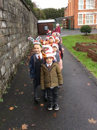 Daily Mile Santa Run gilford primary school