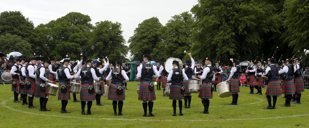 Lurgan Park is filled with the sound of pipes and drums