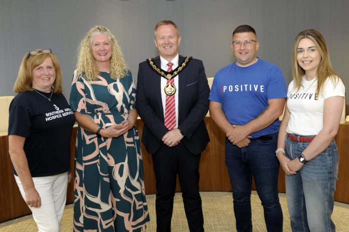 The Lord Mayor is pictured with 2 representatives from B POsitive Charity and Southern Area Hospice Services.