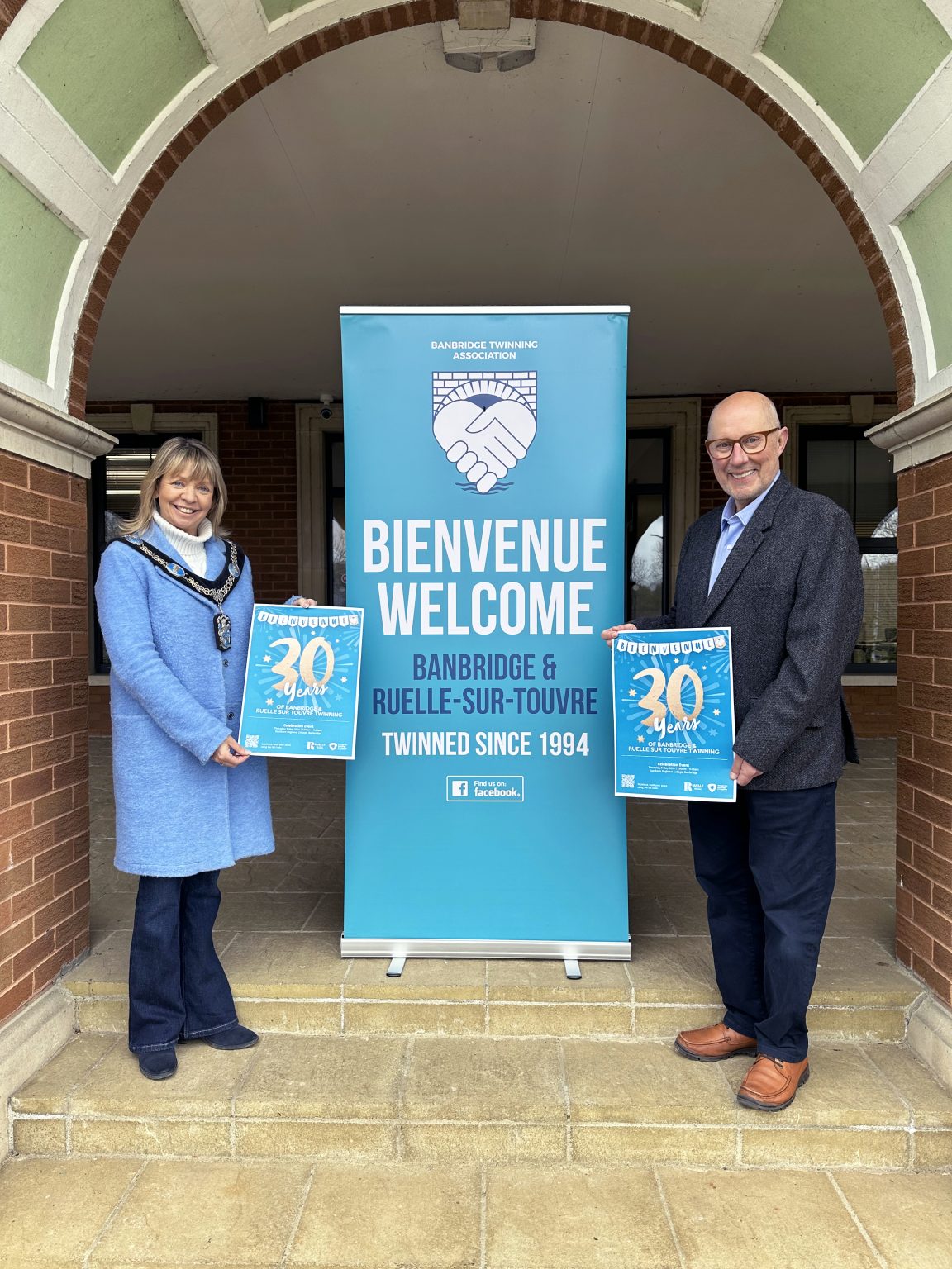 Lord Mayor of Armagh City, Banbridge and Craigavon, Alderman Margaret Tinsley is joined by Gilbert Lee, Chair of Banbridge Twinning Association to offer a warm welcome to our friends from Ruelle-sur-Touvre.