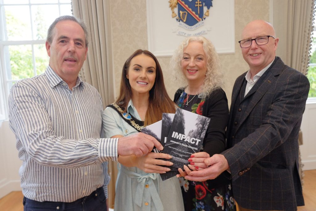 Lord Mayor of Armagh City, Banbridge and Craigavon Sarah Duffy was delighted to host members and Chairperson, Groetti Moore of Armagh Theatre Group to the Palace Armagh to launch the book entitled ‘IMPACT: Armagh’s Train Disaster’. 