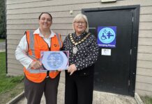 Lord Mayor of ABC Borough, Cllr Mary O’Dowd is pictured with Karen Oliver, Manager at Gosford Forest Park and the award for the Best Changing Places Toilet.